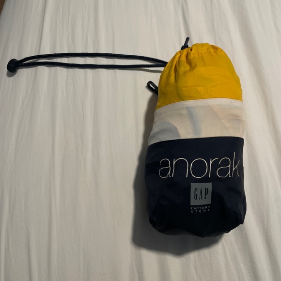 Gap Factory Anorak Windbreaker with hood and pockets includes bag - Picture 6 of 7